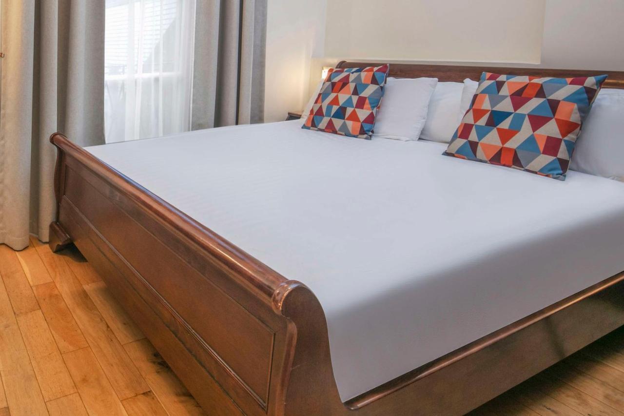 Queensway Hotel, Sure Hotel Collection By Best Western London Phòng bức ảnh