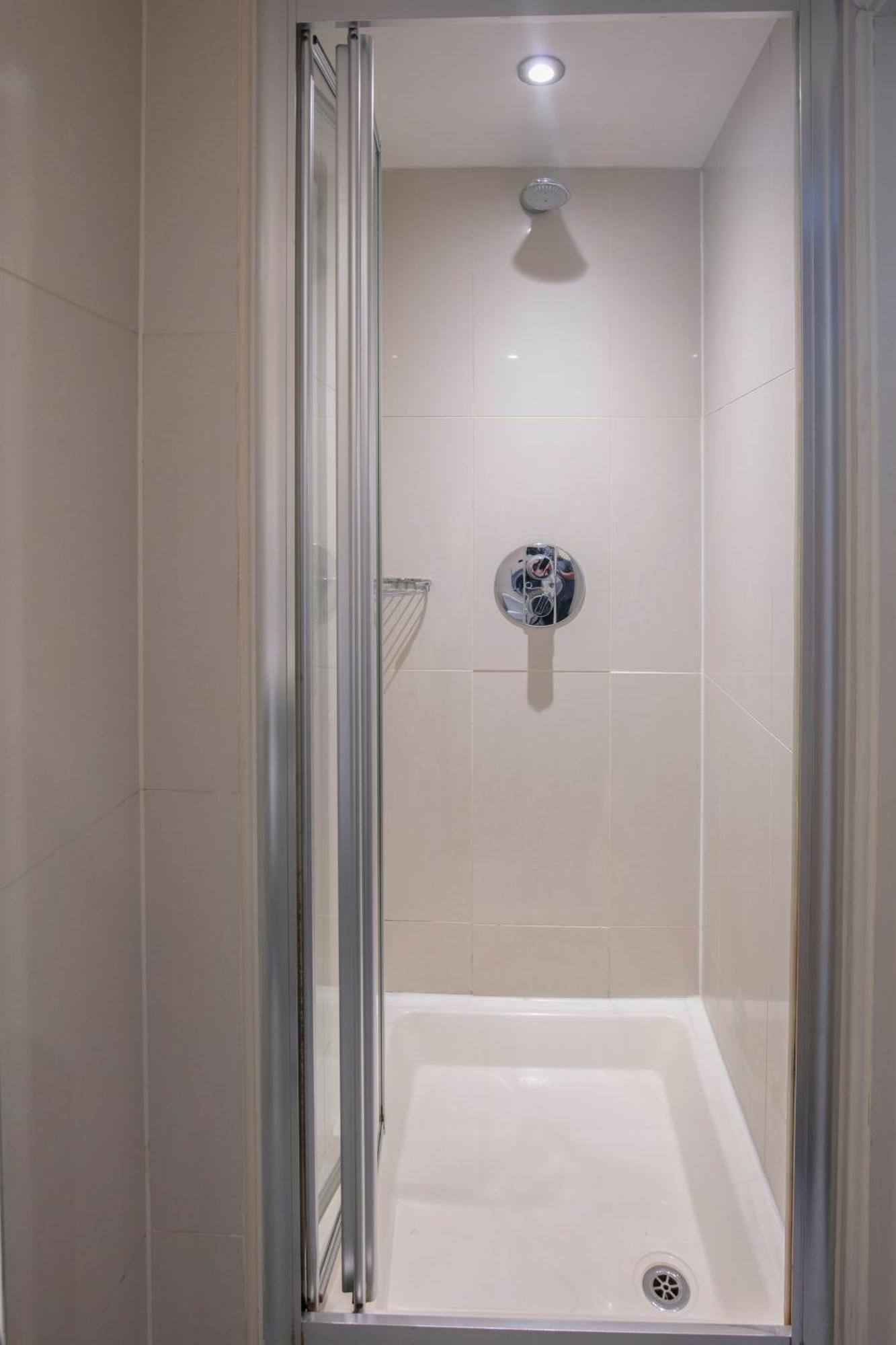 Queensway Hotel, Sure Hotel Collection By Best Western London Phòng bức ảnh