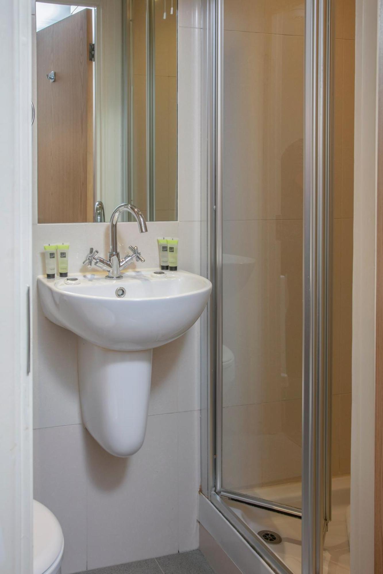 Queensway Hotel, Sure Hotel Collection By Best Western London Phòng bức ảnh